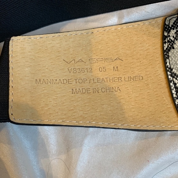 Via Spiga Gray/Black Snakeprint Wide Belt sz M - Picture 3 of 4